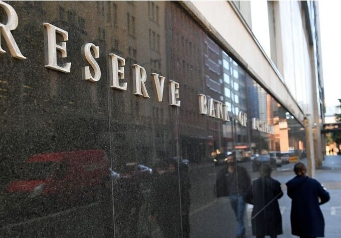 reserve bank people walking